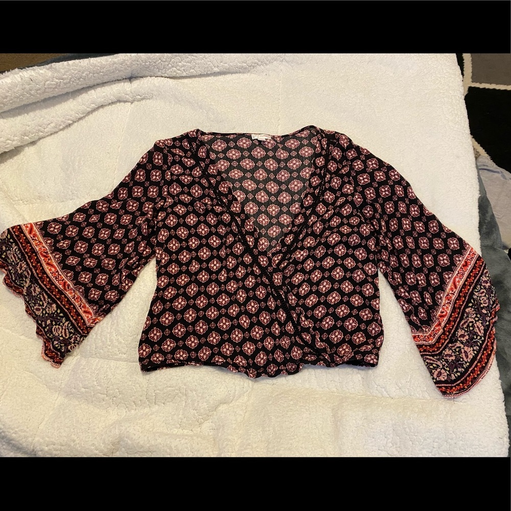 5/$25 Wide Arm Crossover Blouse